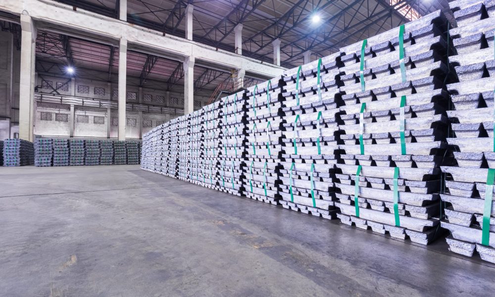 lead ingot is mainly used in the manufacture of battery, industrial coatings, warhead  , and so on.